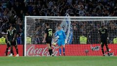 2-0. Los jugadores del Real Madrid desolados tras recibir el segundo gol que marca Ander Barrenetxea.