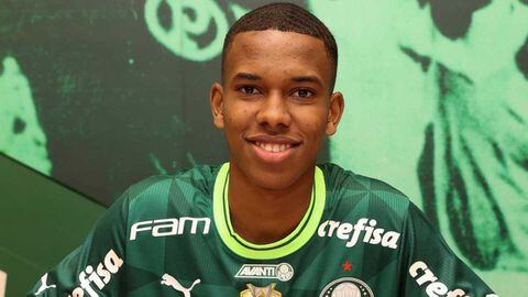 Estêvão Willian firma su contrato con Palmeiras hasta 2026.
