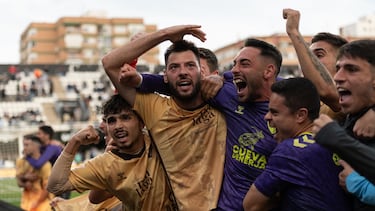 El Málaga anuncia dos salidas cantadas: Baturina y Rahmani