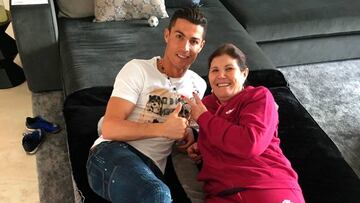 Cristiano Ronaldo y su madre Katia Aveiro, que viajará a Estados Unidos a por sus mellizos