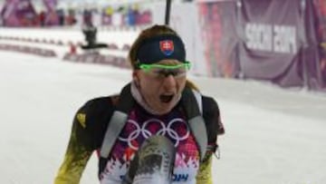 La eslovaca Anastasiya Kuzmina revalidó su medalla de oro en biatlón sprint.