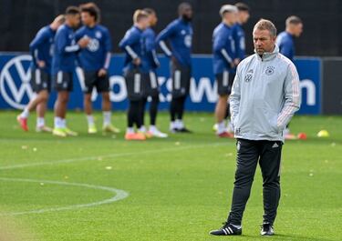 En 2019 fue nombrado entrenador interino del Bayern de Múnich tras la salida de Niko Kovac. Firmó hasta 2023, pero en 2021 pidió salir tras conocerse que Löw no seguiría al frente de la Mannschaft después de la Eurocopa a celebrarse en 2021. Se iba tras ganar el Sextete con el conjunto bávaro: Liga, Copa, Champions, Supercopa alemana, Supercopa de Europa y Mundial de Clubes. Fue nombrado seleccionador alemán, siendo Alemania la primera nación en clasificarse para el Mundial de Alemania.