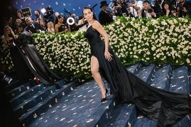 Georgina Rodríguez posa en la alfombra roja de la MET Gala 2025.