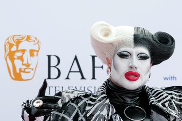 Danny Beard durante la alfombra roja de los premios BAFTA 2023.