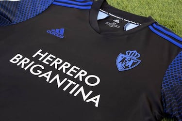 La Ponferradina desvela su segunda y tercera equipación