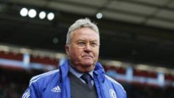 Hiddink advierte a Conte: "El banquillo del Chelsea es difícil"