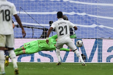 El Barça canta, el Madrid baila