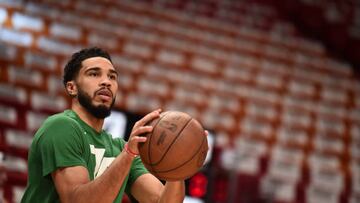 Con la eliminación de Phoenix, Golden State es el favorito al título. Por su parte, Boston aventajan a Miami tras superar a Brooklyn y Milwaukee.