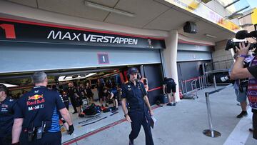 (FILES) Red Bull Racing technical chief Adrian Newey walks out of the garage during the third practice session of the Bahrain Formula One Grand Prix at the Bahrain International Circuit in Sakhir on March 1, 2024. Red Bull's chief technical officer Adrian Newey will leave the Formula One team in 2025 after 19 years, it was confirmed on May 1, 2024. Newey, widely regarded as the greatest F1 designer and a chief architect of Red Bull's dominance, said it had been a "great honour" to play a key role in the team's progress. (Photo by ANDREJ ISAKOVIC / AFP)