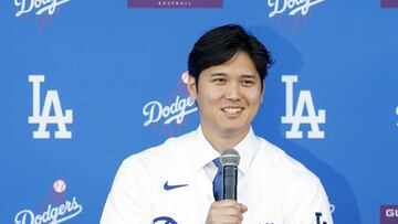 Los Angeles (United States), 14/12/2023.- Newly-signed Los Angeles Dodgers baseball player Shohei Ohtani, of Japan, during an introductory press conference in Los Angeles, California, USA, 14 December 2023. Ohtani recently signed a 10-year deal with the team for $700/'K636 million, making him the highest paid player in baseball history. (Japón) EFE/EPA/CAROLINE BREHMAN