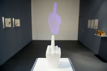 La pieza "Clásico" de Regina Silveira se exhibe en la Galería Luciana Brito durante la "Feria Internacional de Arte Contemporáneo" (ARCO) en Ifema el 14 de febrero de 2013 en Madrid.