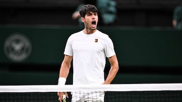 Carlos Alcaraz celebrando su victoria ante Rublev.