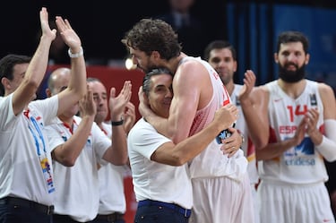España llegó a la final con dos victorias agónicas, primero contra la Grecia de Spanoulis y Antetokounmpo en cuartos y sobre todo en semifinales contra Francia, anfitriona y vigente campeona, a la que España venció gracias los 40 puntos de un imparable Pau Gasol.