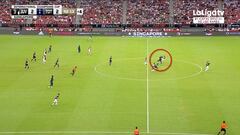 Minuto 92', el balón a 50 metros de la portería y Kane se saca de la chistera el gol del año