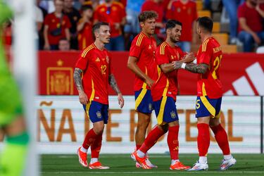 Ayoze brilla, Oyarzabal golea