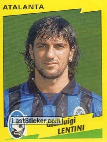 El extremo derecho jugó la temporada 1996-97. Disputó 31 encuentros y marcó 4 goles. 