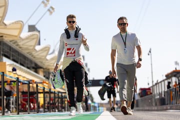 En su temporada final con Haas, Nico volvió a demostrar su temple. Aunque el VF-24 no le permitió luchar por podios, sumó puntos con regularidad y fue una roca para el equipo. Su constancia y liderazgo cerraron con dignidad su etapa en la escudería estadounidense, dejando claro que aún tenía mucho que ofrecer. Por ello, el equipo Sauber se hizo con sus servicios para liderar al equipo en 2025, pero sobre todo a partir de 2026 con la reestructuración de la mano de Audi.