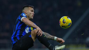 Milan (Italy), 04/03/2024.- Inter's Lautaro Martinez in action during the Italian Serie A soccer match Inter FC vs Genoa CFC at the Giuseppe Meazza stadium in Milan, Italy, 04 March 2024. (Italia, Génova) EFE/EPA/FABRIZIO CARABELLI