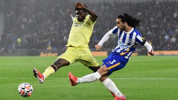 Cucurella deja frío al Arsenal