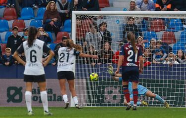 Enith, Browne y Martí resucitan al Valencia 