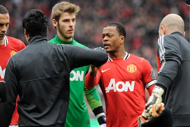 El incidente racial entre el jugador uruguayo del Liverpool Luis Suárez y el jugador francés del Manchester United Patrice Evra sucedió durante un partido de Premier League entre ambos clubes disputado el 15 de octubre de 2011. La comisión de The Football Association creada para investigar el caso encontró a Suárez responsable de inferir insultos de índole racial a Evra. Suárez fue suspendido ocho fechas.[2