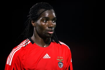 El extremo formado en Valdebebas, buscó en Benfica minutos para mostrar su desborde. El conjunto luso se hizo con el extremo a cambio de 4 millones de Euros. Para su mala fortuna, Balboa no consiguió hacerse con un sitio en el 11 del Benfica, y tras acumular cesiones en Cartagena y Albacete salió en dirección al Beira-Mar portugués.
