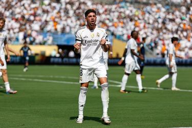 3-0. Federico Valverde celebra el tercer tanto.