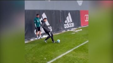 Klose demuestra que aún sigue teniendo el toque