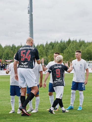 El FC Amkal es un club de fútbol ruso con sede en Moscú. Fue fundado en 2018 y se ha vuelto notable en Rusia por ser uno de los "clubes de fútbol mediáticos" más populares. A pesar de no ser un club profesional de una liga superior, ha sido invitado a participar en la Copa de Rusia en varias ocasiones.