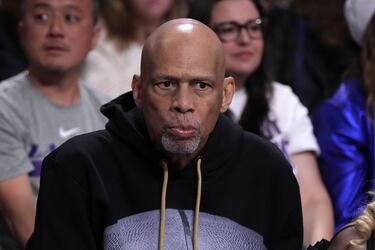 Kareem Abdul-Jabbar, exbaloncestista estadounidense que militó en Milwaukee Bucks y Los Angeles Lakers de la NBA durante 20 temporadas.