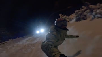 Queralt Castellet practicando snowboard por las calles de Sankt Moritz (Suiza).