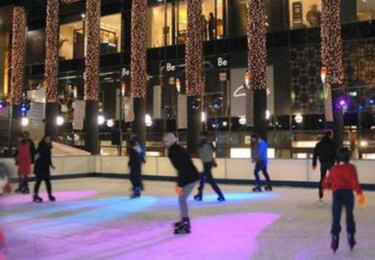 Pistas de patinaje sobre hielo para esta Navidad 2023: horarios, precios y entradas en Madrid, Barcelona…