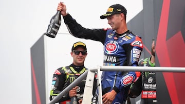 Van der Mark hace historia al ganar en Donington