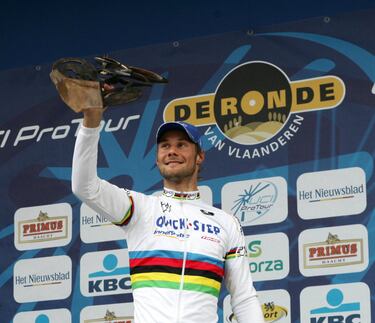 Hay seis corredores en lo más altos del palmarés, con tres triunfos: los belgas Achiel Buysse, Eric Leman, Johan Museeuw, Tom Boonen, el italiano Fiorenzo Magni y el suizo Fabian Cancellara. Eddy Merckx, el mejor de todos los tiempos, ‘solo’ se impuso en dos ocasiones.