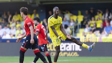 Thierno Barry se lamenta tras fallar una ocasión ante el Osasuna.