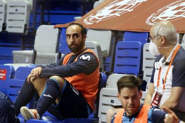 El 2020, pese a las dificultades que presentó, fue un año positivo para el fútbol sala español. El Barça se proclamó campeón de Europa en octubre en el Palau, en una Final Four que estaba prevista en abril en Bielorrusia pero que la pandemia impidió. En septiembre estaba fijado el Mundial de Lituania, con España cargada de ilusión a por su tercera estrella, pero el evento fue aplazado a 2021, como pronto. En España, Movistar Inter se coronó como campeón de Liga en Málaga, pero el punto amargo fue el adiós a su máximo exponente, Ricardinho, que tuvo una despedida que parecía impensable años atrás después de ganar cinco balones de oro en su estancia en el club (tiene seis en total): pasó sus última semanas en la grada tras varios conflictos internos.