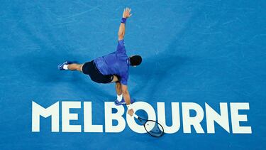Novak Djokovic durante el duelo de cuartos de final del Open de Australia 2025.