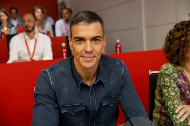 Una experta en imagen analiza la ropa de Pedro Sánchez en el Comité Federal del PSOE: “Decía estar triste...”