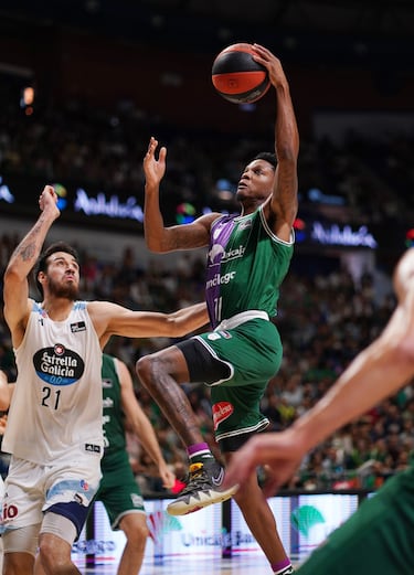 El Unicaja sigue en ascenso y supera a un Breogán atascado