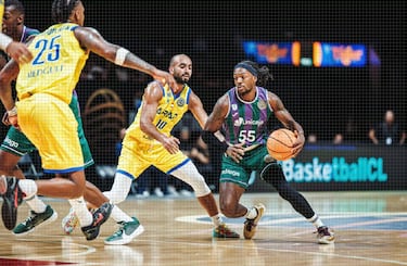 El Unicaja arrasa al Al Riyadi y es finalista de la Intercontinental