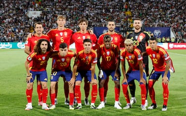 Once inicial de España. Mikel Oyarzabal, Dean Huijsen, Robin Le Normand, Mikel Merino, Unai Simón, Marc Cucurella, Pedri, Martín Zubimendi, Nico Williams, Lamine Yamal y Pedro Porro.