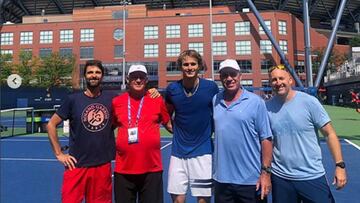 Alexander Zverev posa con Ivan Lendl tras oficializar el fichaje del ex tenista como nuevo miembro de su cuerpo técnico.