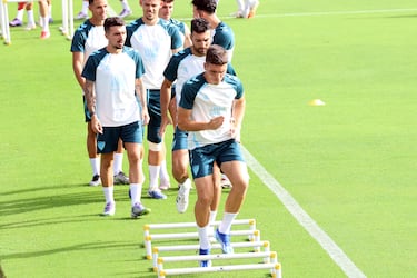 Málaga y Eibar abren la veda con calor y en plena Feria