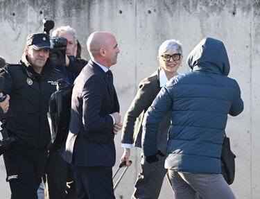 El expresidente de la Real Federación Española de Fútbol (RFEF) Luis Rubiales a su llegada a la Audiencia Nacional.