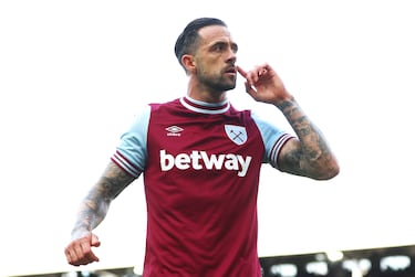 Tras su paso por el West Ham, donde ganó la primera edición de la Conference League, el delantero inglés de 33 años está en busca de un nuevo equipo. Resalta que ha jugado durante toda su carrera en el fútbol anglosajón.