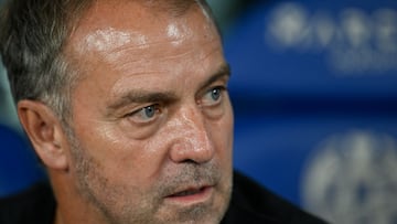 Soccer Football - LaLiga - Levante v FC Barcelona - Esatdio Ciudad de Valencia, Valencia, Spain - August 23, 2025 FC Barcelona coach Hansi Flick before the match REUTERS/Pablo Morano