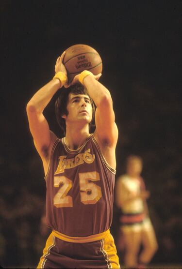 Campeón de la NBA en 1972 con los Lakers. Tras marcharse a Phoenix en 1968, volvería a vestir la camiseta angelina en 1970. Octavo máximo anotador de la historia de la franquicia (13,044 puntos) y máximo reboteador de todos los tiempos de los Lakers (11,463). Formó parte de un equipo legendario junto a Wilt Chamberlain, Jerry West y Elgin Baylor. Entró en el Salón de la Fama en 1996.