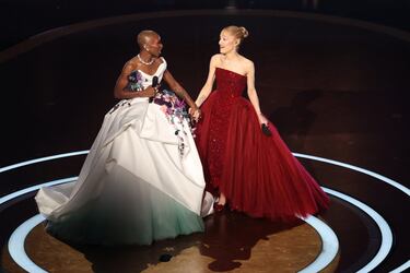 La ceremonia de los Oscars 2025 comienza con la actuación estelar de las principales actrices de  la película 'Wicked'.