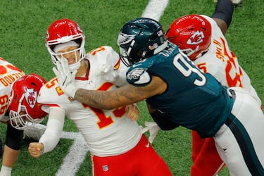 Los Eagles aplastan a los Chiefs y detienen el reinado de Mahomes