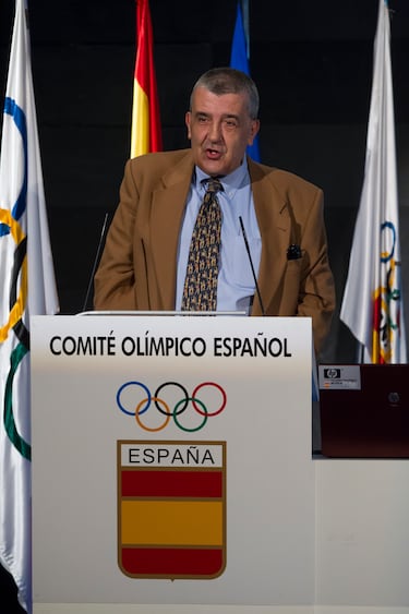 En 2016 durante un simposio de Prevención en el Futbol y en el Deporte organizado por el COE.
